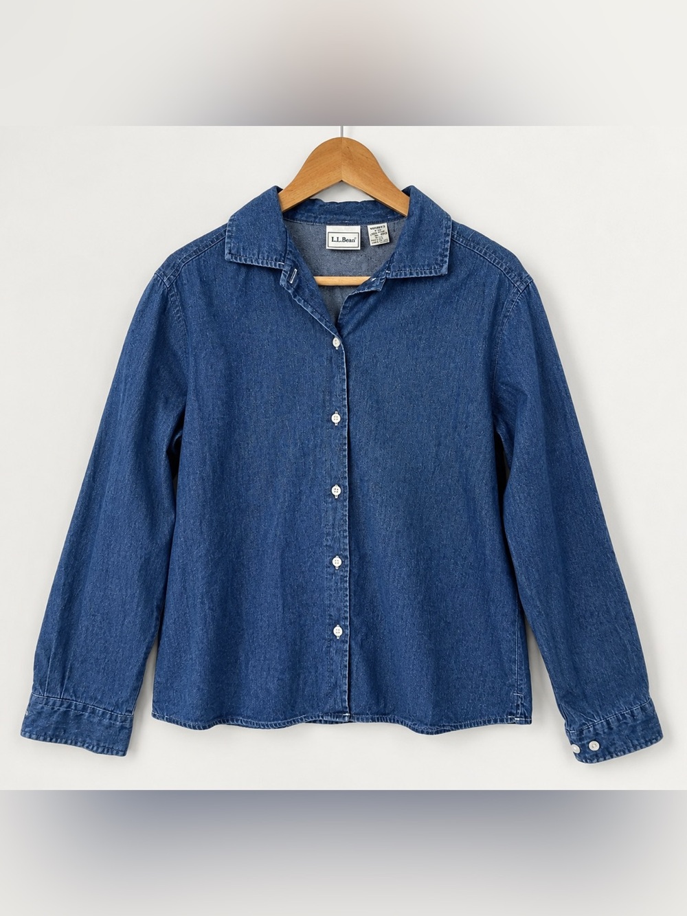 L.L.Bean Women’s Denim Chambray Button Front Shirt Medium-Petite